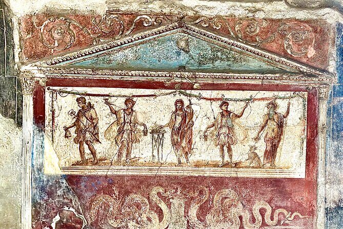 2.5-Hour Guided Tour of Pompeii with an Archaeologist - Pace and comfort: what to expect on a hot stone city