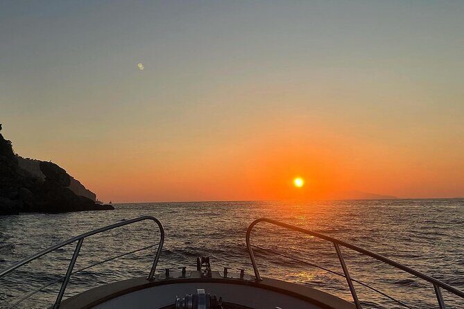 2 Hours Guided Sunset Tour of the Island of Capri with Aperitif - Stop 3: White Grotta and the changing colors