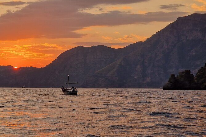 2 Hours Sunset Cruise of Positano - Your route: Positano → Praiano → Furore bridge (then back for sunset)