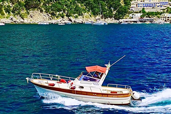3-hour private boat tour of the island of Capri - Punta Carena Lighthouse, Bagni di Tiberio, and what they mean on the coastline
