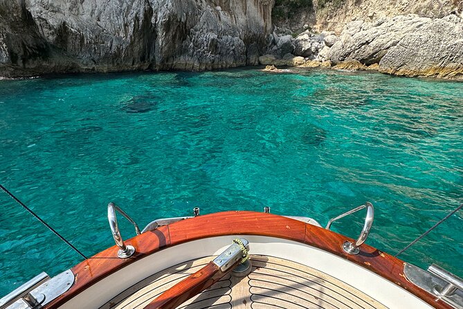 3 hour private boat tour on the island of Capri - Getting Started at Pasticceria La Vela Di Agnese Schettino (and What to Expect)