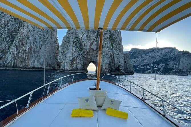 3 hours Private Capri Boat Tour - Stop 3: Grotta Rossa and the color effect from seaweed