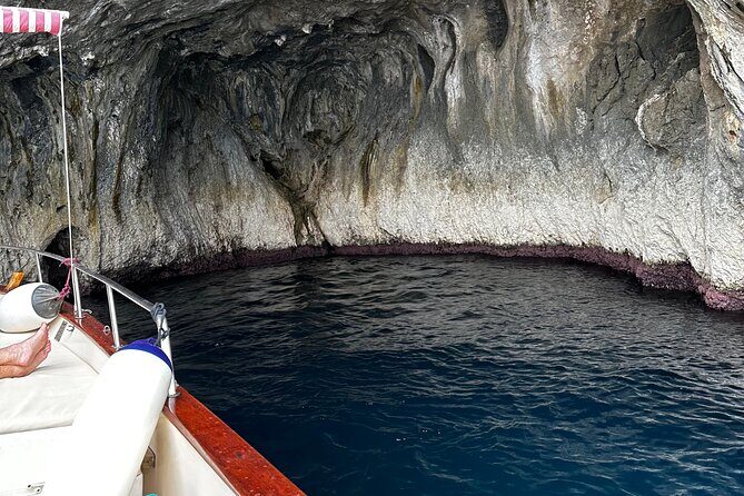 3 hours Private Capri Boat Tour - Captains make the difference, and this one tends to nail it