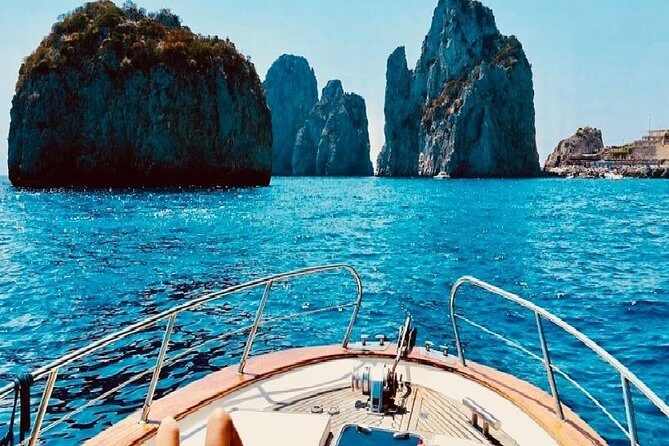 3 hours Private Capri Boat Tour - Stop 1: Grotta Verde and that emerald-water look