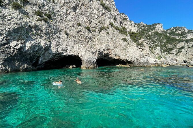 4 Hour Private Boat Tour of Capri - Natural Arch and White-to-Rossa finale: finishing with big rock energy