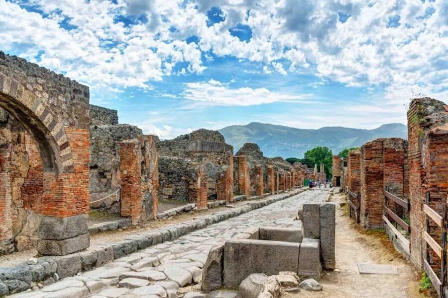 4H Pompeii Private Tour with Villa Dei Misteri included - Pompeii in 4 hours: why private pacing matters