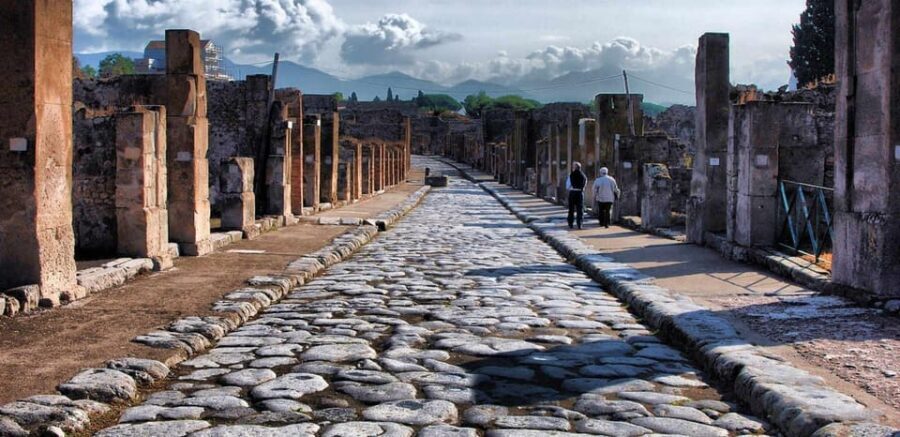 4H Pompeii Private Tour with Villa Dei Misteri included - The Pompeii city walk: what you’ll actually get in 4 hours