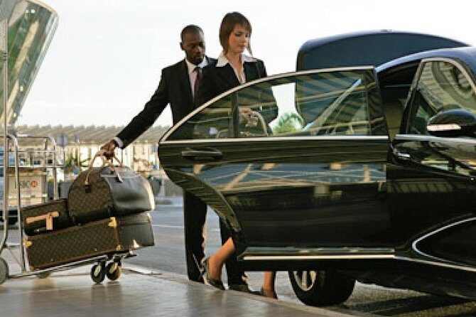 Airport Transfer - Meeting your driver at Naples Airport at 8:00 am