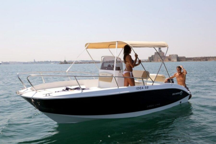 Amalfi: boat rental no license - The Capelli/Idea 58: what you’re actually booking