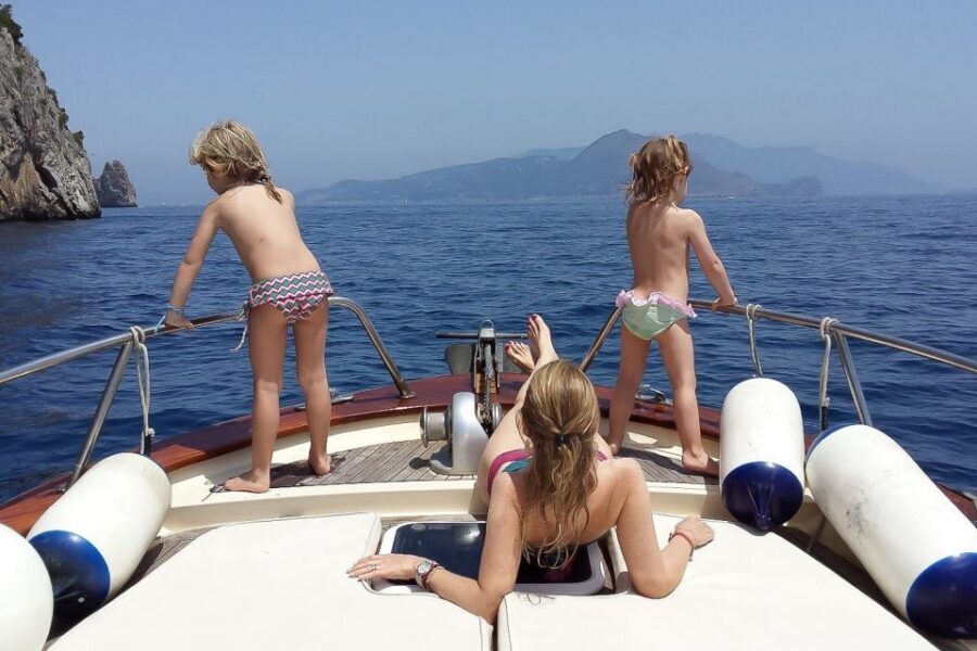 Amalfi Coast: Full-Day Cruise from Sorrento - Positano free time: your 90 minutes of best souvenirs and best selfies