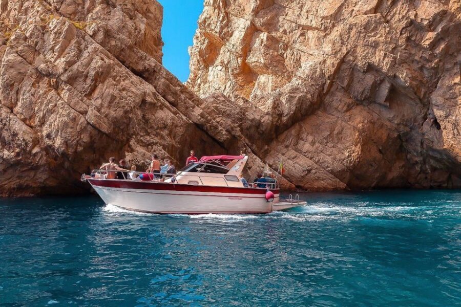 Amalfi Coast: Full-Day Cruise from Sorrento - Sirenuses and Li Galli: the “myth” you can point at on the water