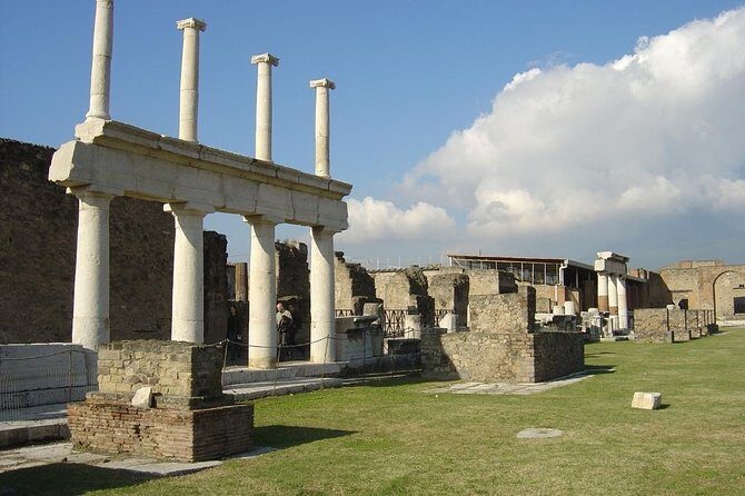 Amalfi Coast: Pompei & Vesuvius small group with Skip the line tickets - Vesuvius National Park: coach to 1000 m, then your crater walk