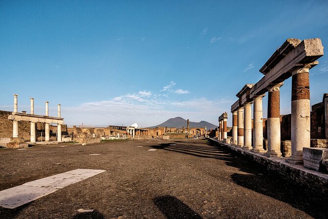 Amalfi Coast: Pompeii Small Group with Skip the Line Tickets - Pompeii with a guide: about 2.5 hours that turns ruins into a story
