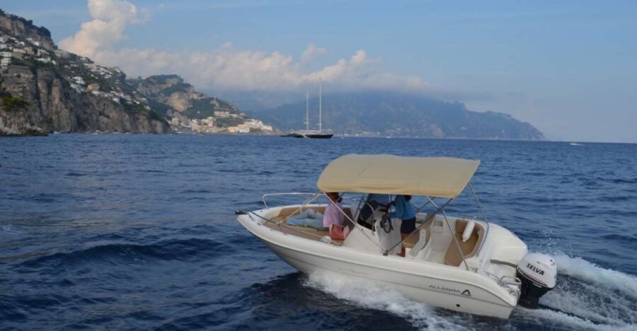 Amalfi coast: Rent boats in Salerno without license - Key things that make this boat rental work