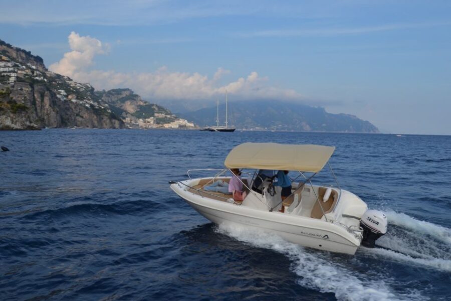 Amalfi coast: Rent boats in Salerno without license - Meeting point and timing: start at the right dock