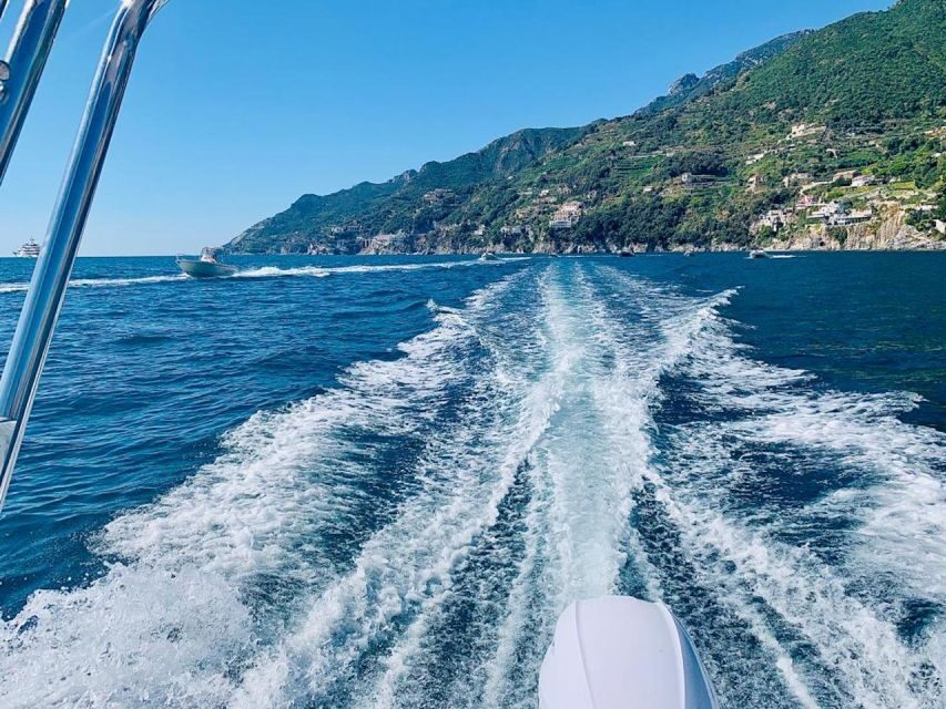Amalfi coast: Rent boats in Salerno without license - No license required: what that means in real life