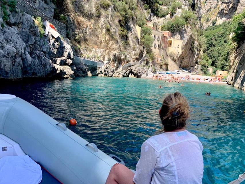 Amalfi coast: Rent boats in Salerno without license - Your 9-hour outing: cruise time plus real Amalfi and Positano access