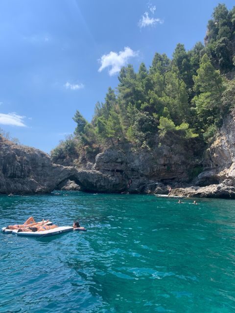 Amalfi coast: Rent boats in Salerno without license - Amalfi stop: how to use the sea approach to your advantage