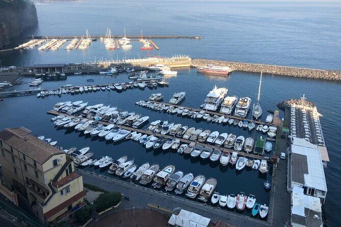 Amalfi Coast Sharing boat tour from Sorrento - Positano with 1.5 hours to shop, photo, and wander