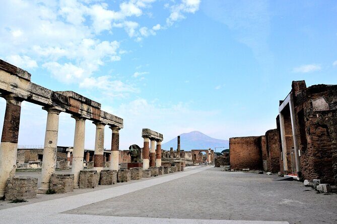 Amalfi Coast Sorrento and Pompeii Group Tour from Naples - What I love most, and what to watch for
