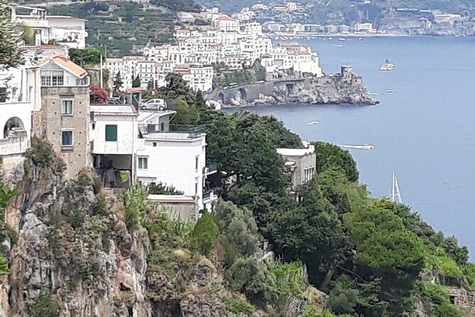 Amalfi : Private Transfer from Naples visit Pompeii - Naples to Amalfi with a smart Pompeii detour