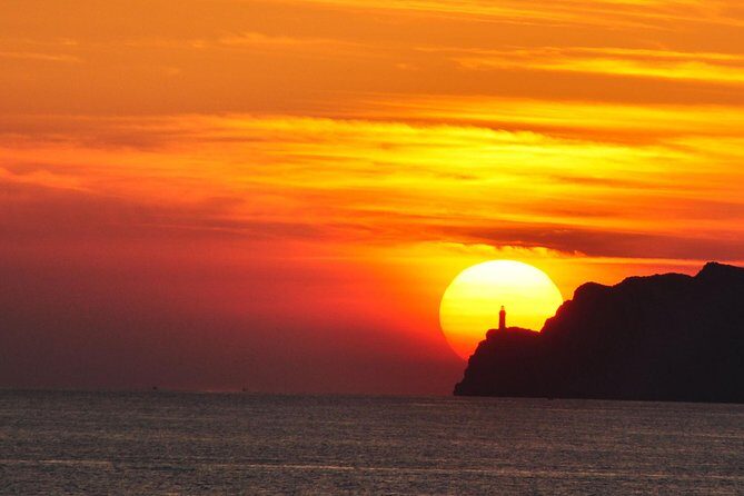 Amazing Sunset Tour around Capri coast and grottoes with Aperitif - Key things that make this cruise worth your time