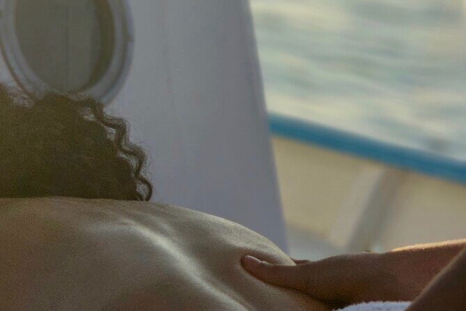 Aperitif on a boat at sunset in Palinuro - Tips to get the most out of your evening