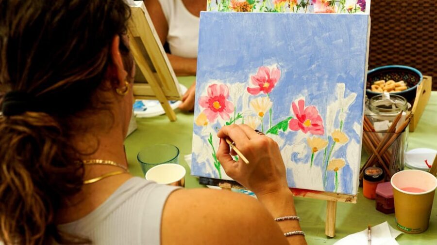 Art Workshop in Naples city centre with Aperitif - Timing and group size: why max 6 matters
