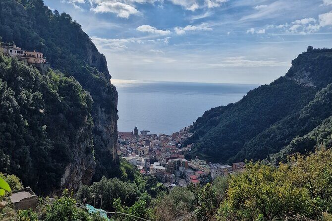 Avvocata hike - Amalfi coast - Enzo Masullo’s Guiding Style: Friendly, Clear, and Nature-Aware