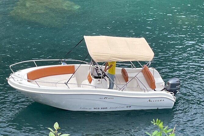 Boat and dinghy rental in Cetara on the Amalfi Coast - The SEA SUN Experience Setup: Speedboat, Towels, Snorkel Gear, Ice