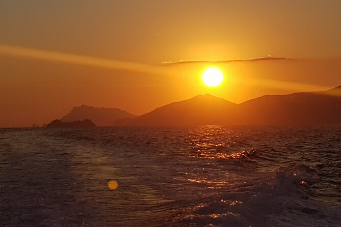 Boat Tour at Sunset on the Amalfi Coast - Drinks, snacks, and setting expectations the smart way
