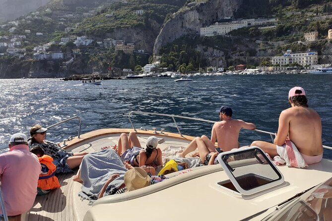 Boat tour in Capri - Price and value: $1,780.24 per group and how to decide