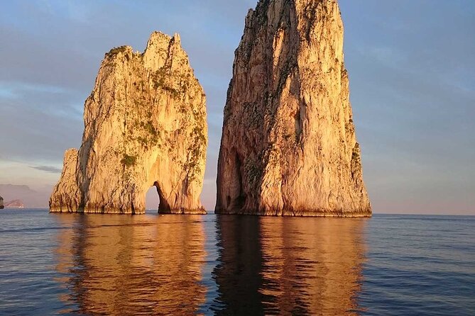 Boat tour of Capri (tour classes 2 hours ) - Caves, passes, and fort views: how to enjoy it without rushing
