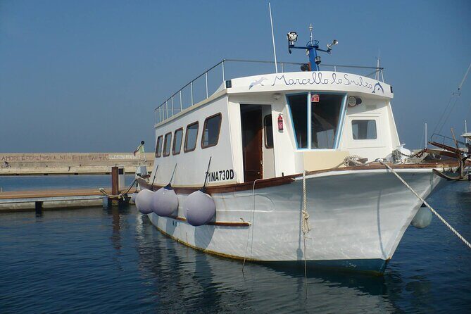 Boat tour of the island of Ischia with lunch and bath - A Day on Ischia Waters With Barca Marcello Lo Smilzo