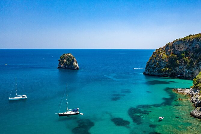 Boat tour to discover the Costa del Mito of Capo Palinuro - Capo Palinuro beaches and the Club Med-era salt-pool clue