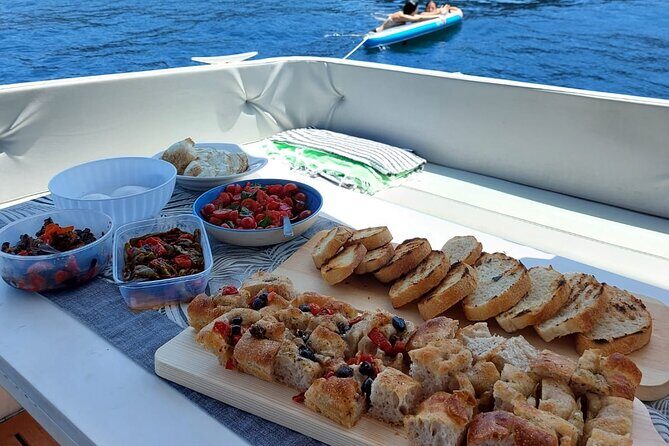 Boat trip with lunch or aperitif in Procida with Eraora Boat - Group size, timing, and why 2 to 6 hours matters