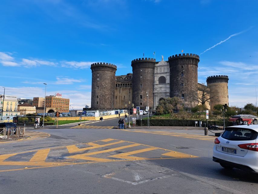 Bourbon Naples: Exclusive guide and Royal Palace pass - Meeting at the Fountain of Neptune: where your Naples story begins