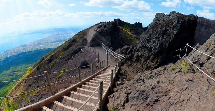 Campania Express Train Pompeii Tour with Vesuvius or Winery - Your Pompeii rhythm: a guided highlights walk plus real free time