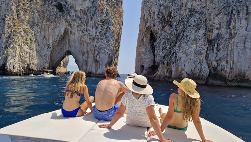 Capri : 2 Hours Private Boat from Capri - Two Hours on a Private Capri Boat: The Big Picture