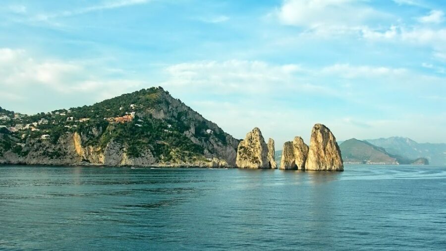 Capri and Anacapri Full-Day Tour - Capri Town: chic lanes, Augustus Gardens, and Faraglioni views