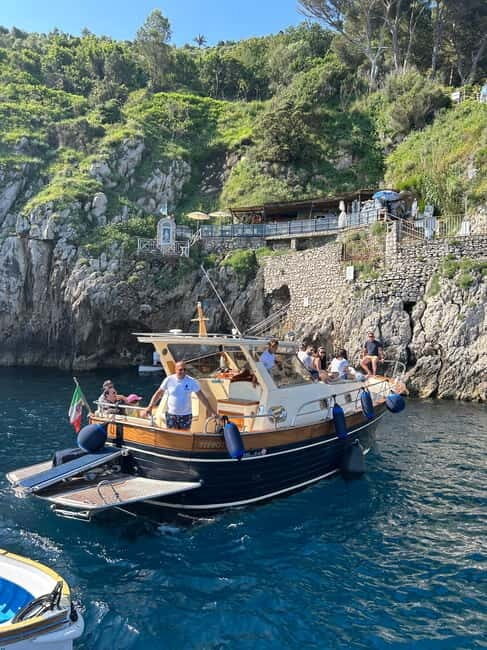 Capri and Blue Grotto Day Tour From Sorrento with 8 People - Key things I’d center in your decision