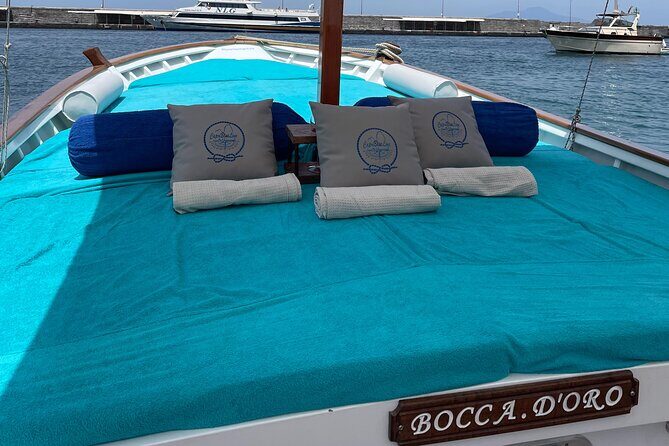Capri Boat tour in 3 hours - Natural Arch: a rock shortcut to understanding Capri’s geology