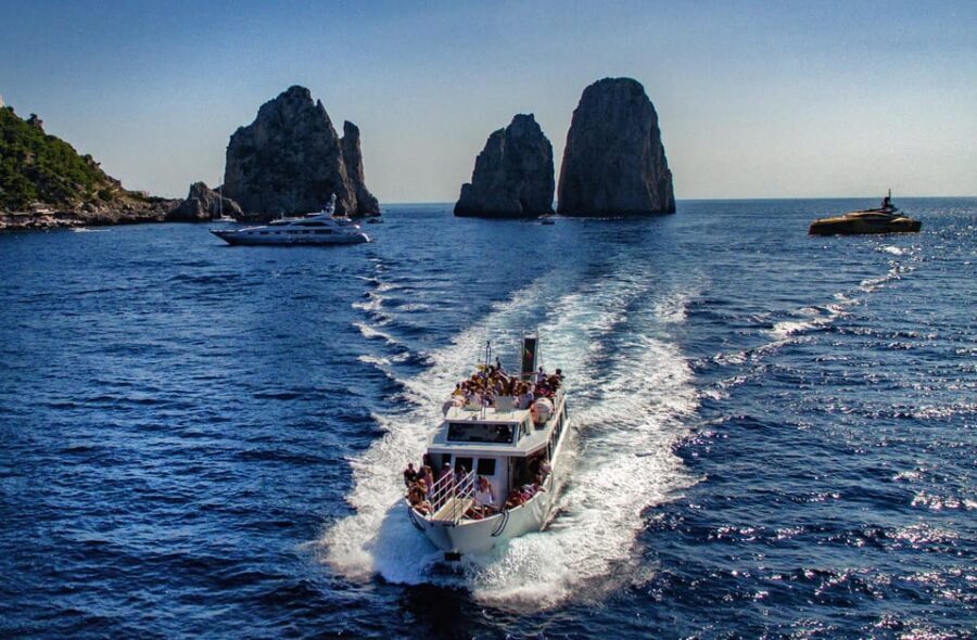 CAPRI CLASSIC BOAT TOUR - Practical rules and comfort: make the day easier on yourself