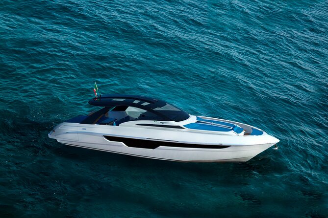 Capri: discover the beauties of the island aboard a Luxury Boat - Capri island time: Piazzazzetta, strolling, and choosing your own lunch
