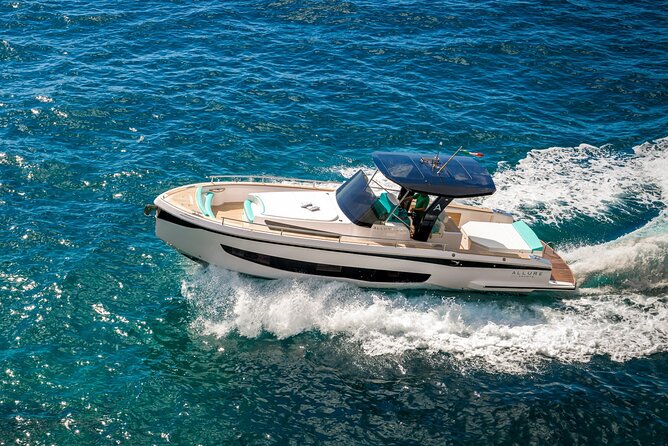 Capri: discover the beauties of the island aboard a Luxury Boat - Blue Grotto: optional, worth it only if it matches your priorities