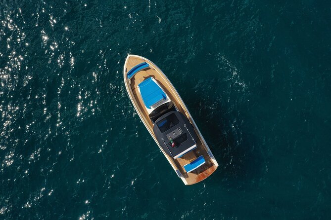 Capri: discover the beauties of the island aboard a Luxury Boat - Sailing near Li Galli: the start of the best sea views
