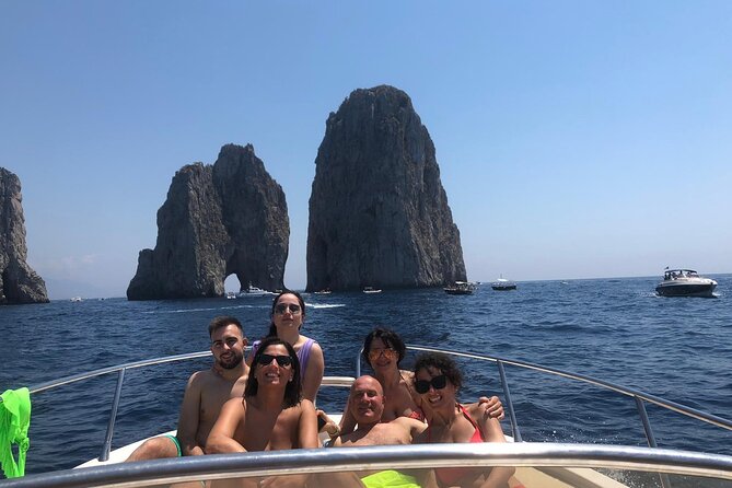 Capri Private all inclusive Boat Tour with City Exploration - Key things that make this tour work