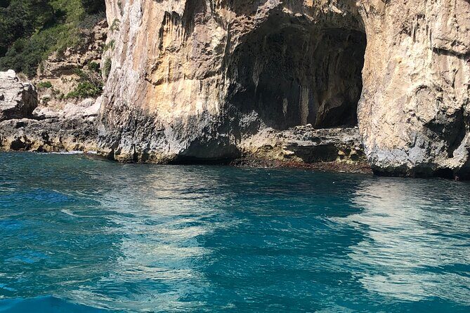 Capri Private Boat Tour from Capri (3 Hours) with Blue Grotto - 3 Hours On A Private Gozzo: How The Timing Really Works