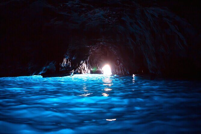 Capri Private Boat Tour from Sorrento, Positano or Amalfi - Onboard Perks: Prosecco, Wine, Snacks, and the “Yes, We’re Relaxing” Mode
