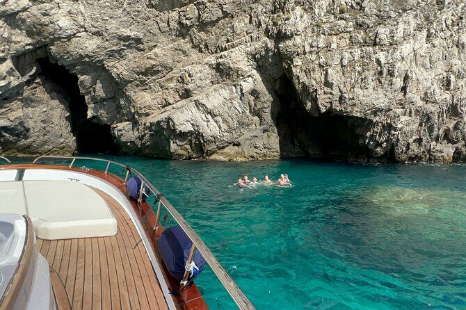 Capri Secret Corners by Private Boat with Local Skipper - Who this tour suits best